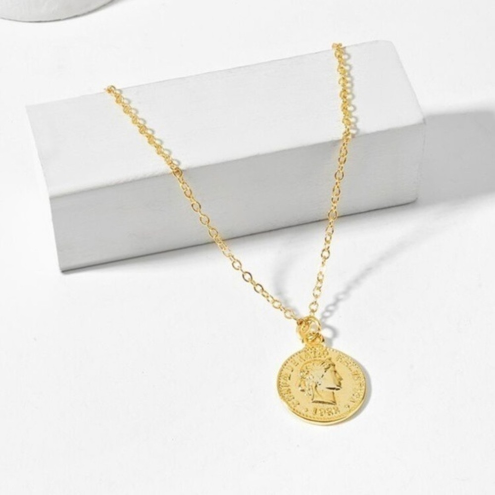 3/$30 💛 Coin Pendant Necklace